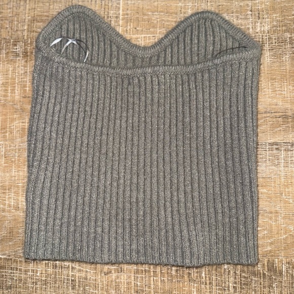 HYFVE (Medium) Light Green Ribbed Cropped Sleeveless Sweater - Picture 2 of 4